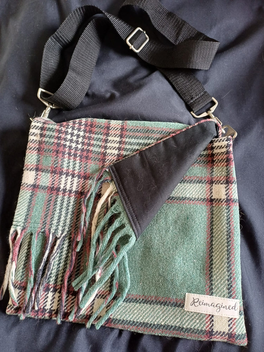 Sherwood green Crossover shoulder bag with black lining