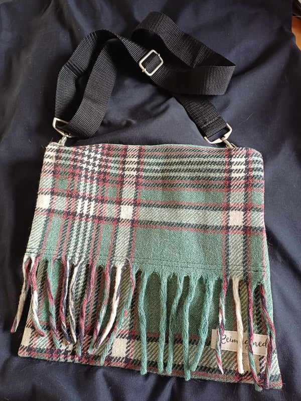 Sherwood green Crossover shoulder bag with black lining