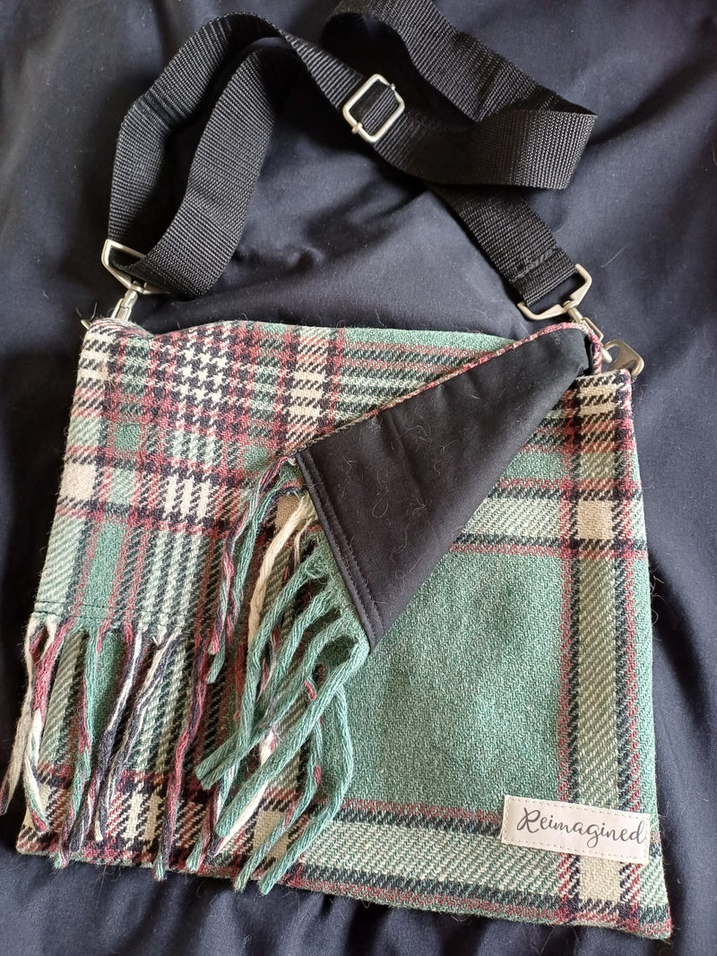 Sherwood green Crossover shoulder bag with black lining