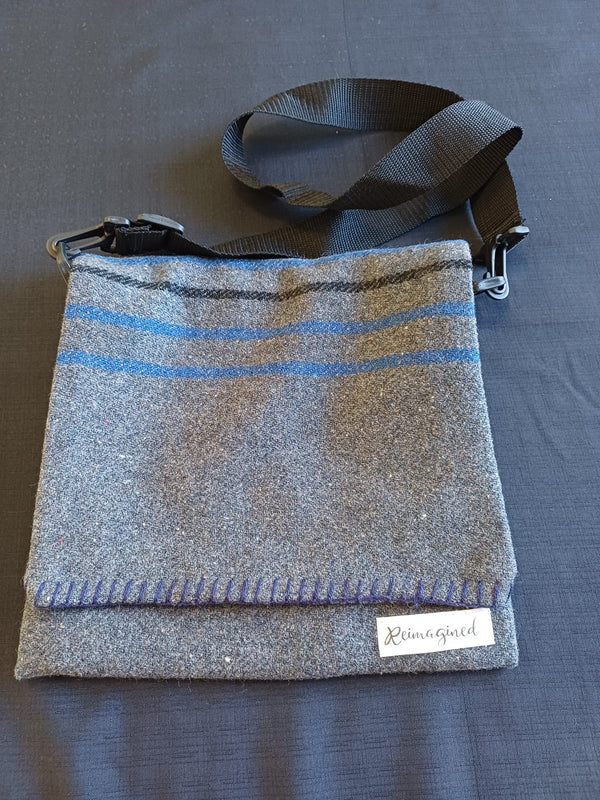 Tartan lining Grey  Crossover Shoulder Bag