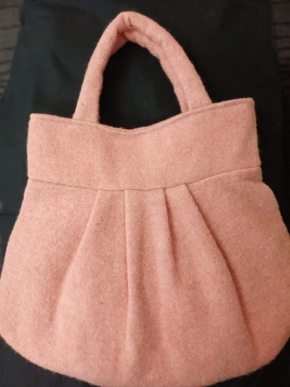 Pink pleated Wool handbag