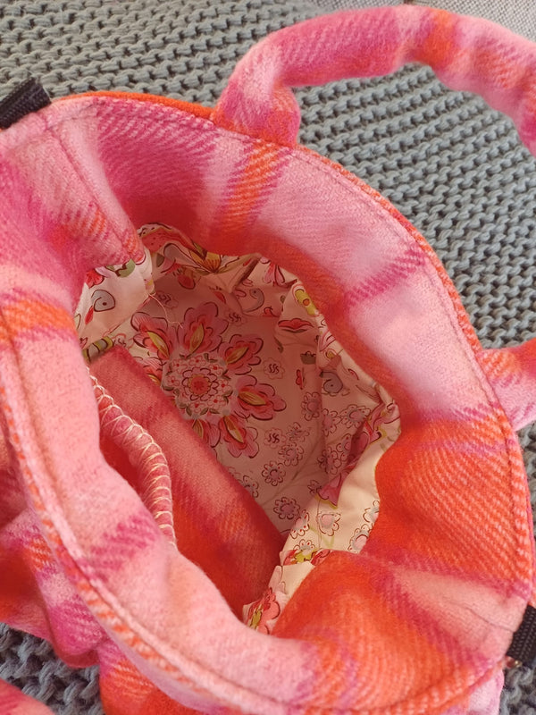 Pretty in pink dual pleated shoulder and handbag